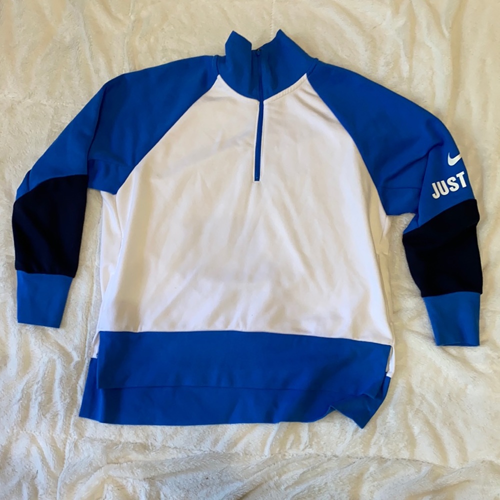 Like new Nike pullover sweatshirt